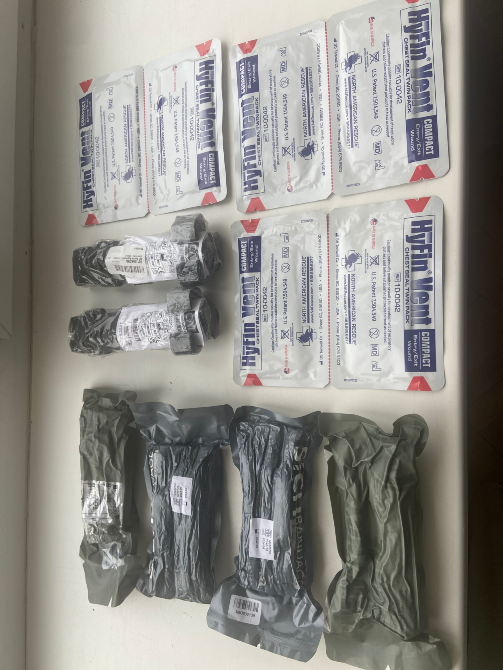 Cat t tourniquet x 2. 3 x hyfin chest seals , 4 trauma bandages Львів - фото 1