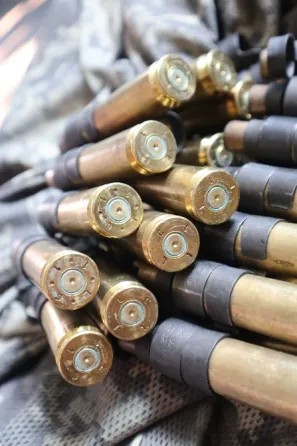 Сувенір стрічка кулеметна 12.7х99 14 гільз Харків