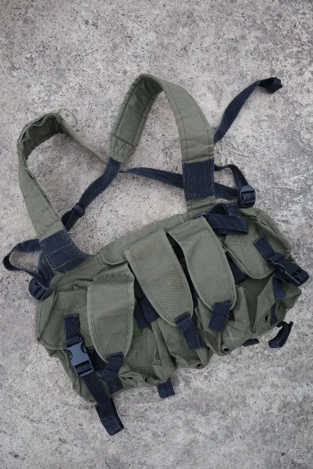 Нагрудник Олива Харків - фото 1