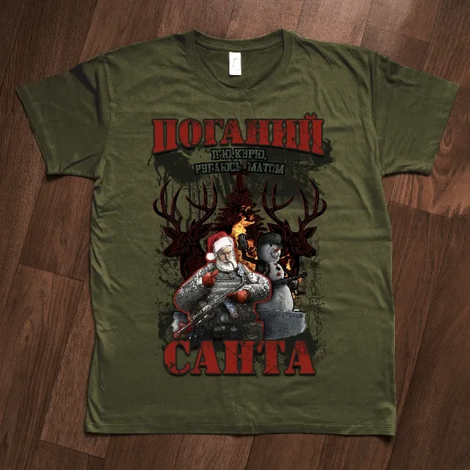 Футболка з принтом "Поганий Санта" бренду ПOTEKLO хакі Харків - фото 1