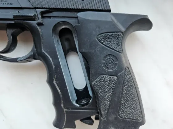 Пневматичний пістолет газобалонний Crosman C31 Киев