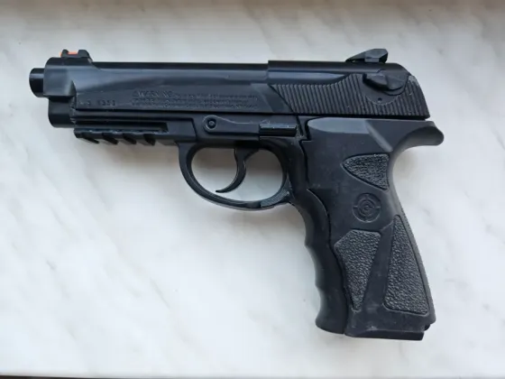 Пневматичний пістолет газобалонний Crosman C31 Киев