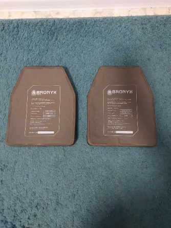 Продам плити в бронежилет фірми BRONIX розмір L та M Українка